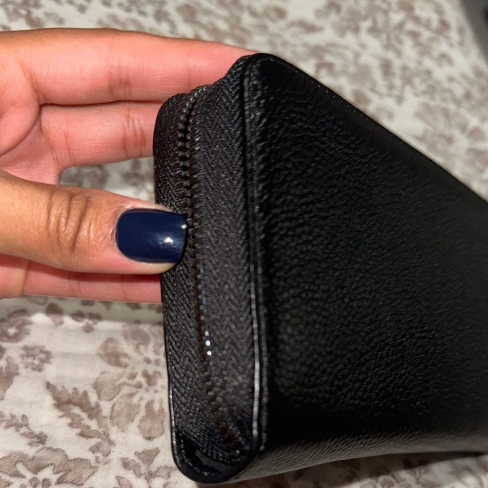 Black Textured Wallet - Picture 11 of 15